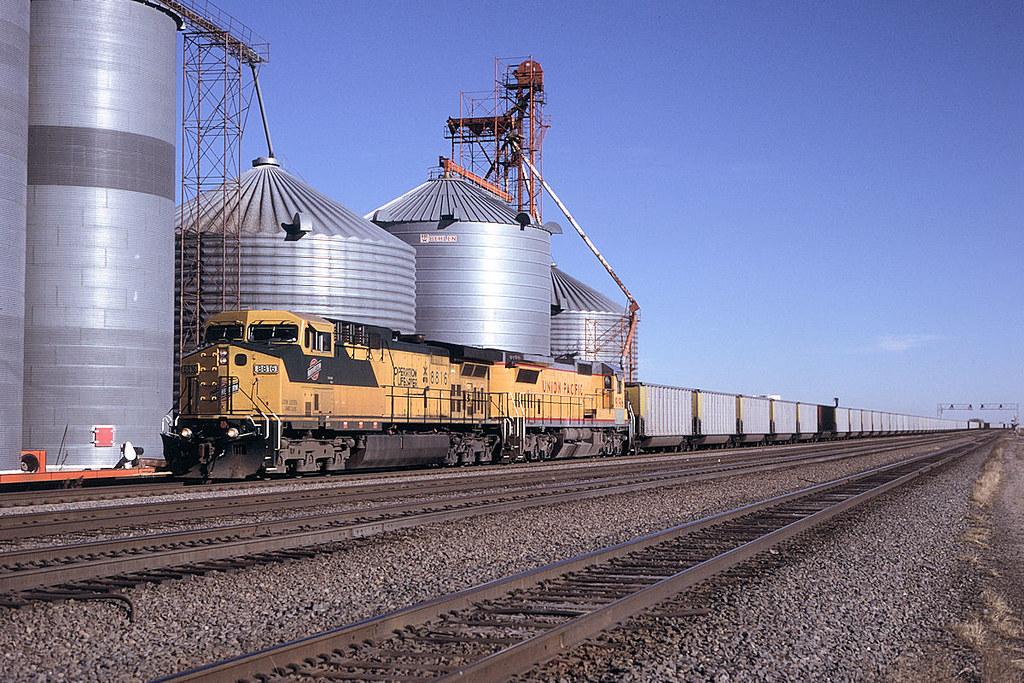 C&NW 8816, Hershey, NE Four days after the previous 3 post… Flickr