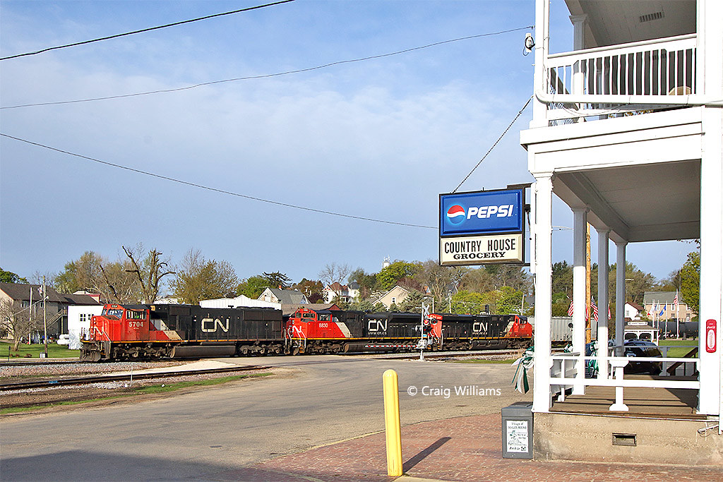 CN 5704 Eastbound U7069109 at Scales Mound IL The quite l… Flickr