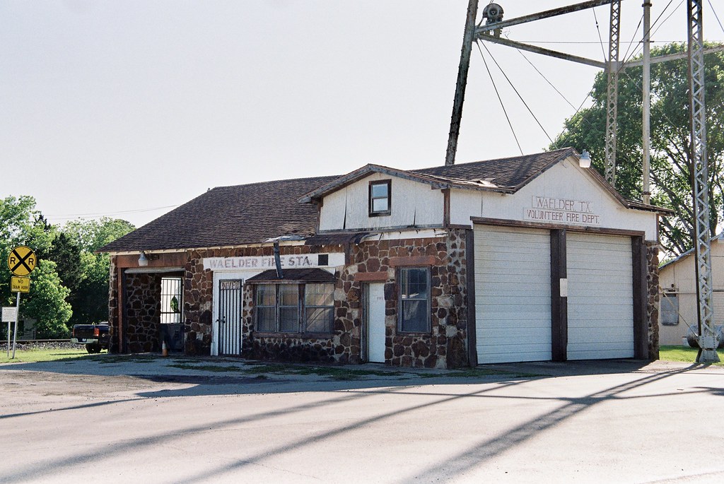 Waelder, Texas kat swansey Flickr