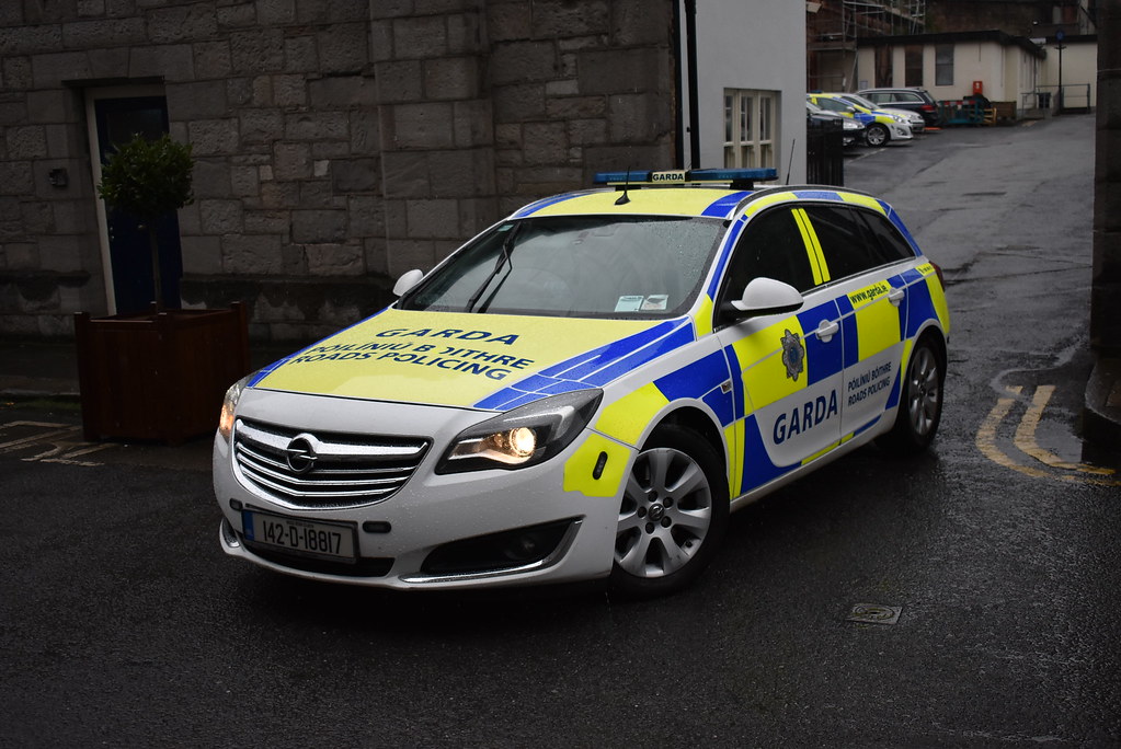 Garda Síochána Opel Insignia Roads Policing Unit 142… Flickr