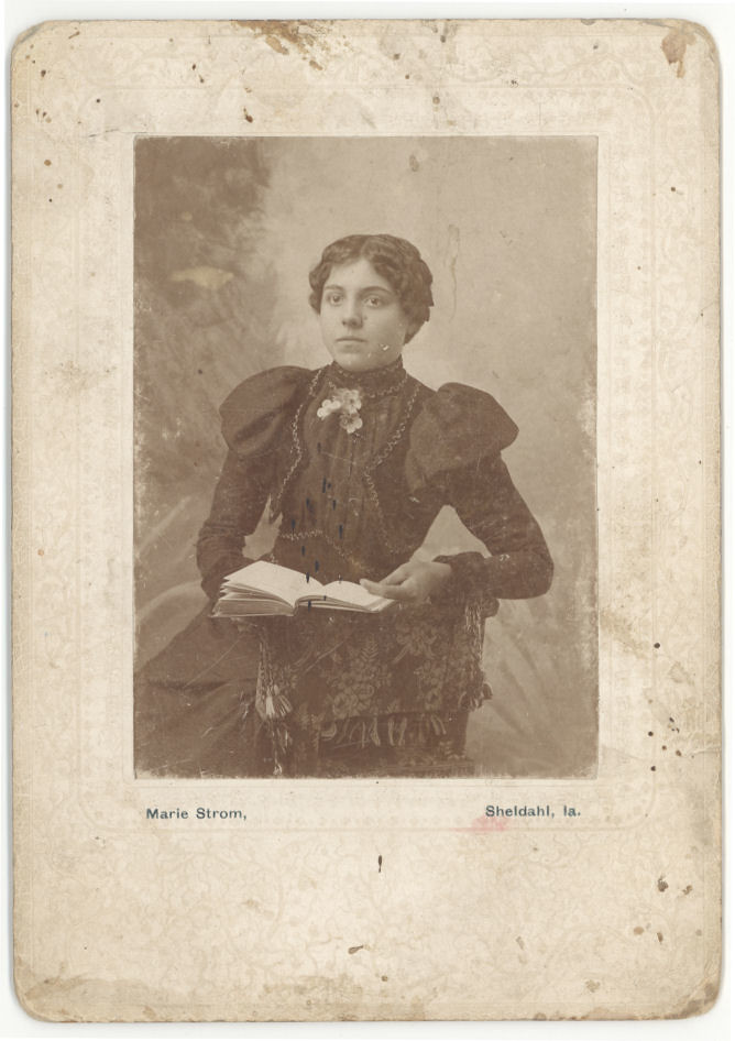 Annie Van Gundy Annie Van Gundy. Photographer is Maria Str… Flickr