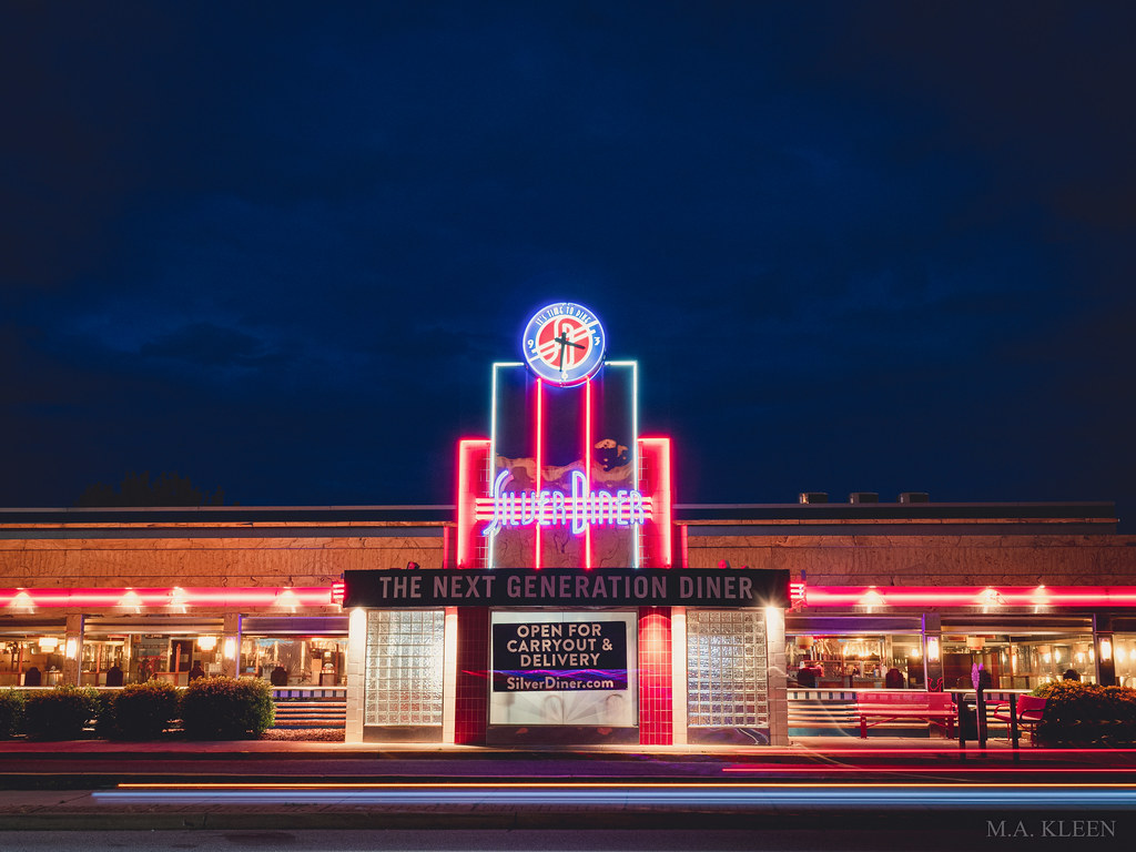 Silver Diner in Springfield, Virginia neon lights… Flickr