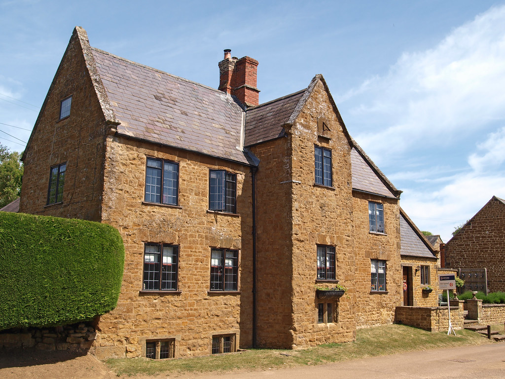 The rather severe Manor House, North Newington, Oxfordshir… Flickr