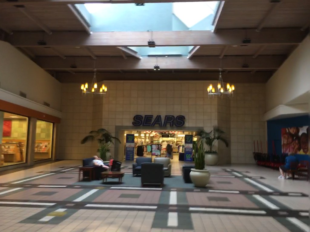 Spring Hill MallWest Dundee, Illinois Spring Hill Mall op… Flickr
