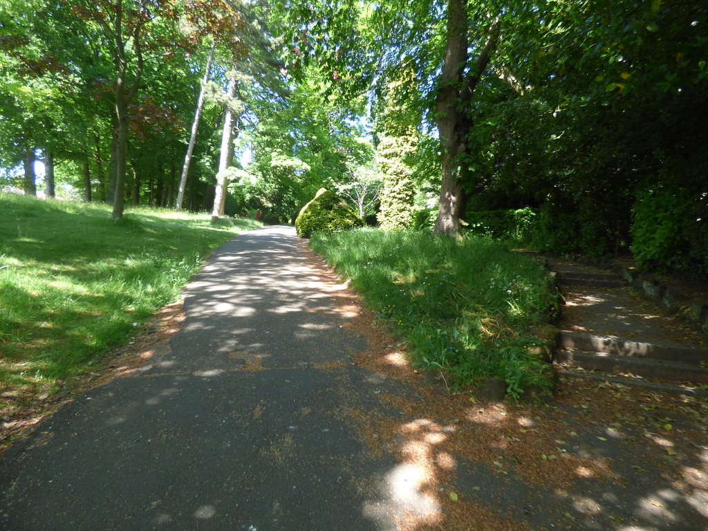 Highbury Park on a sunny day in May path Highbury Park o… Flickr