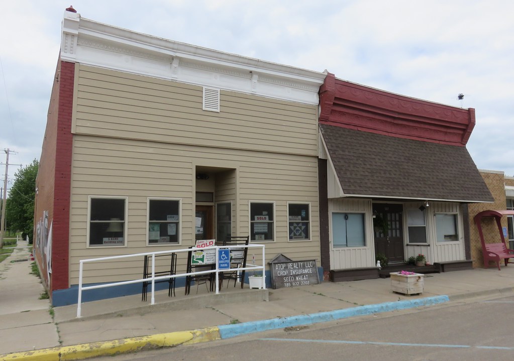 Storefront Buildings (Gypsum, Kansas) The building on the … Flickr