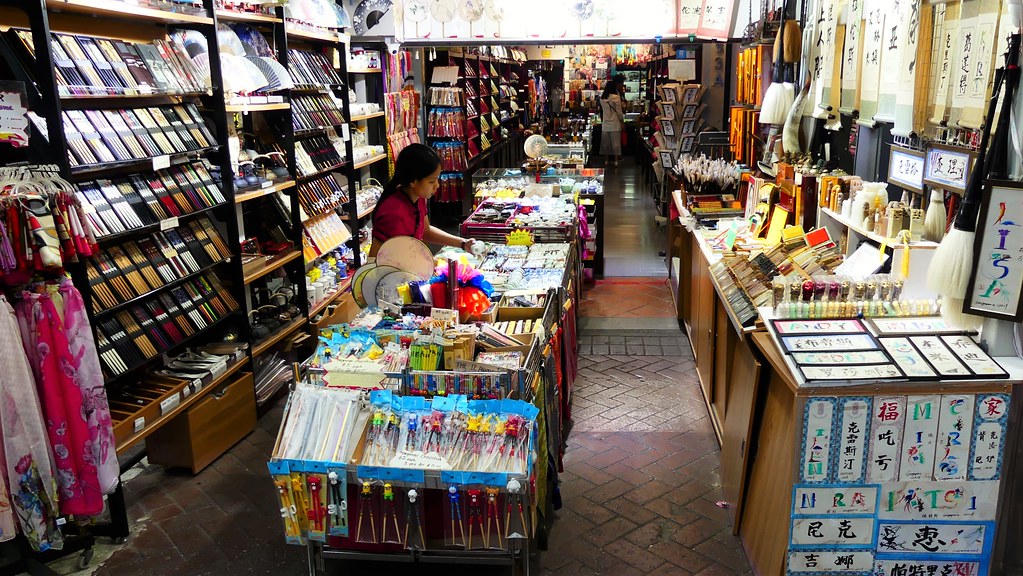 Singapore retail (31) Chinatown, Singapore PhilBee NZ (social