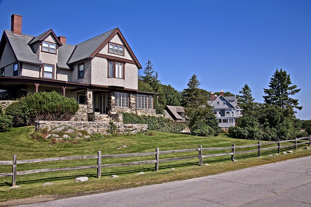 Homes along Ocean Avenue in Kennebunkport, Maine In the su… Flickr
