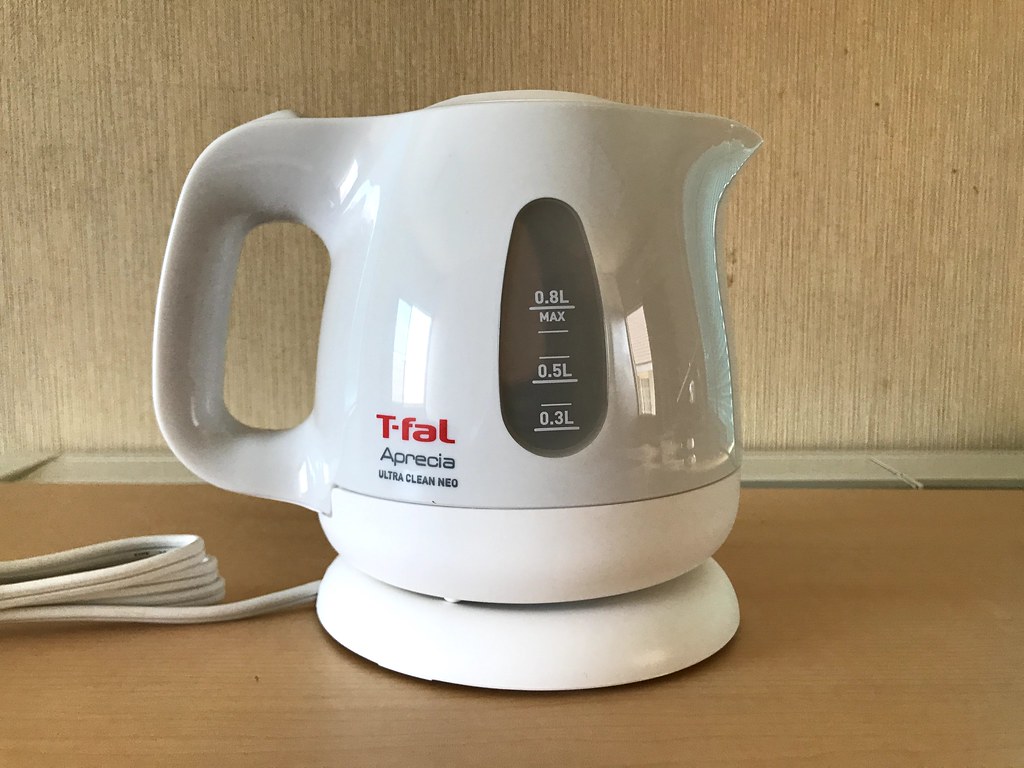 お金のかかる湯沸かしポットをやめてケトルで節電！ティファール 電気ケトル 0.8L アプレシア KO3901JP