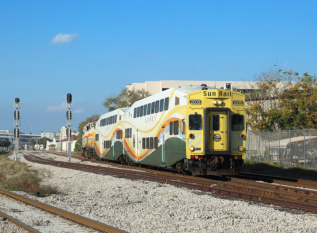 2009+110, Orlando, 13 Feb 2020 SunRail train P325, 1500 De… Flickr