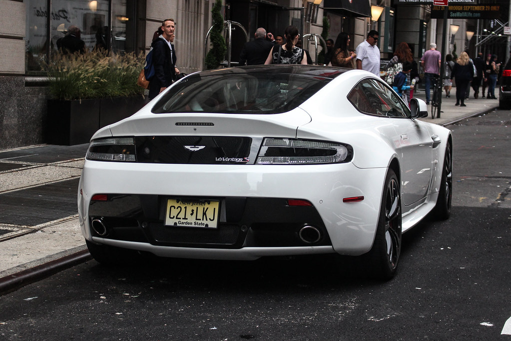 USA (New Jersey) Aston Martin V12 Vantage S Location