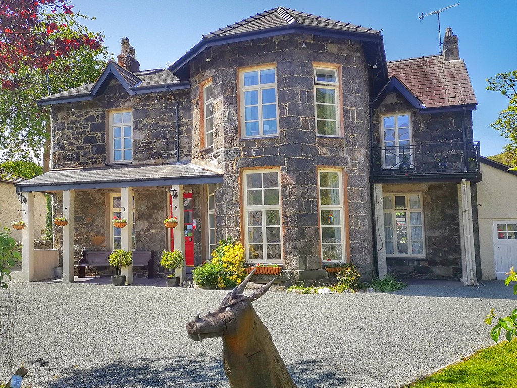 Plas Coch guest house One of the best guest house in Llanb… Flickr