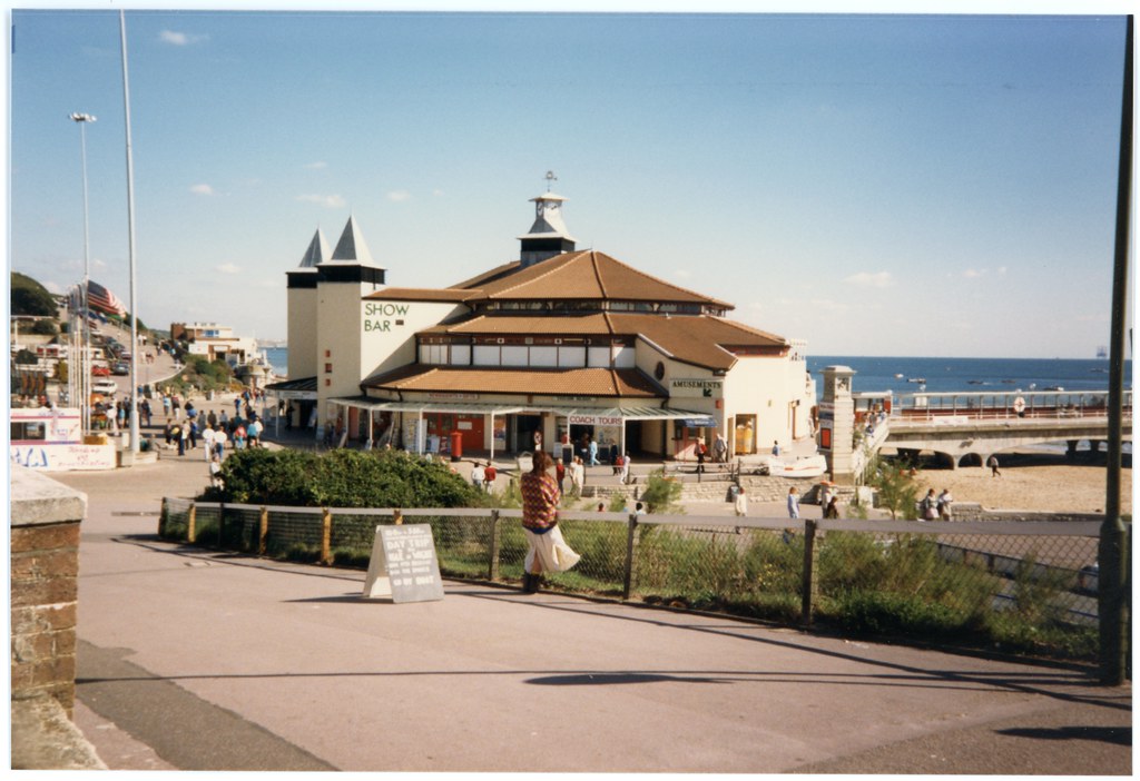 Pier Entrance and Show Bar, Bournemouth Pier Approach, Bou… Flickr