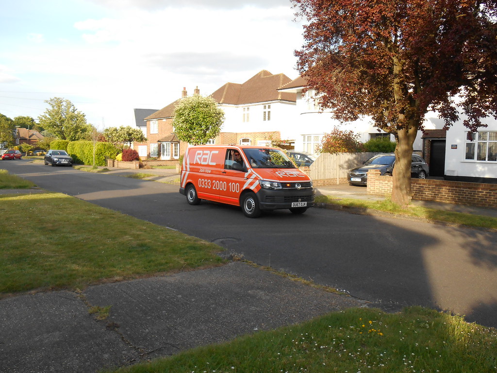 RAC VW T6 Transporter DU67 OJK on Castle Avenue, Ewell, Su… Flickr