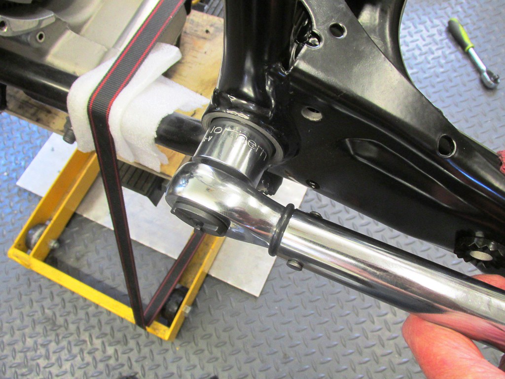 Torque Swing Arm Pivot Bolt Lock Nuts To 75 FTLbs Flickr