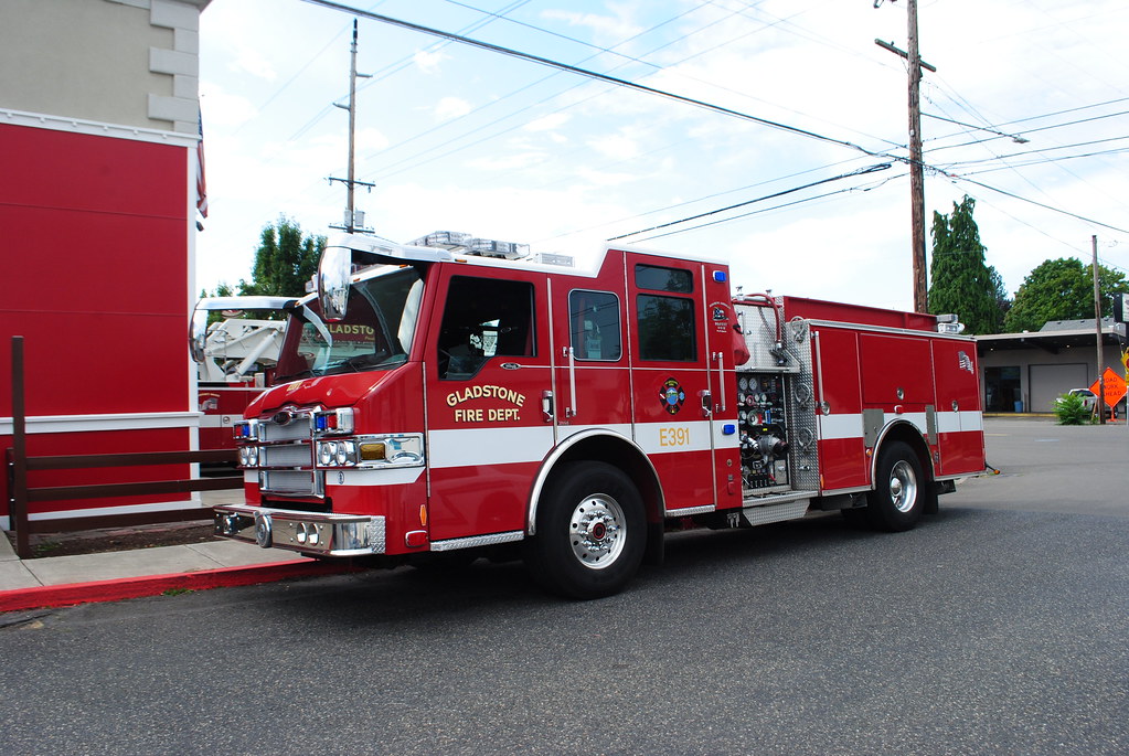 Gladstone Fire Department / Disbanded, Oregon Traded Patch… James