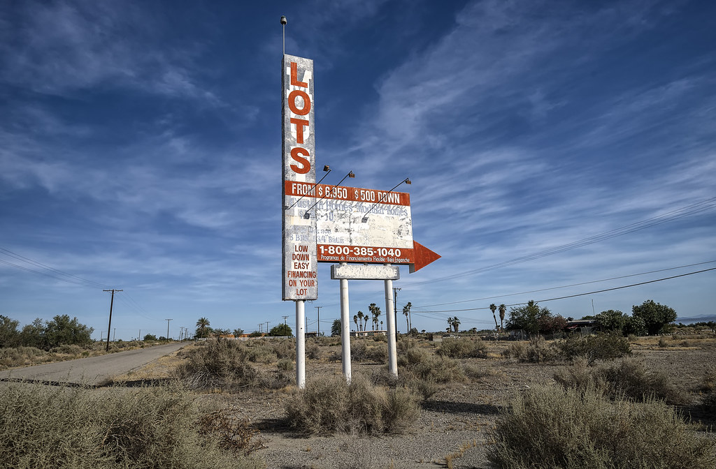 Lots Salton Sea, CA murraycdm Flickr