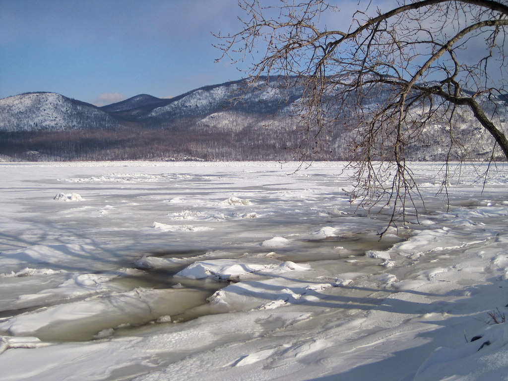 Hudson River in CornwallonHudson, New York, January 23, … Flickr