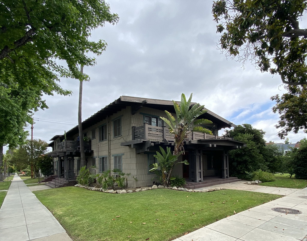 Walter Aspden Apartments, Milwaukee Building Company 1910 a photo on