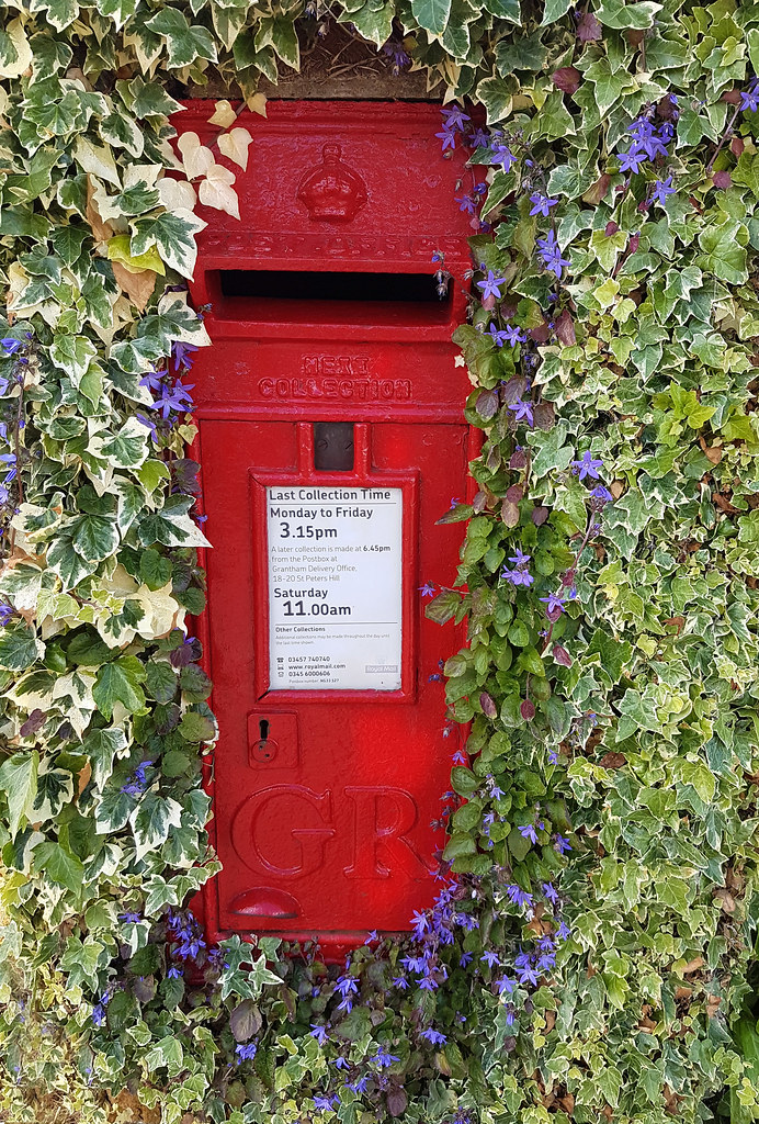 Sent with flowers June 2020 Royal Mail letterbox just off … Flickr