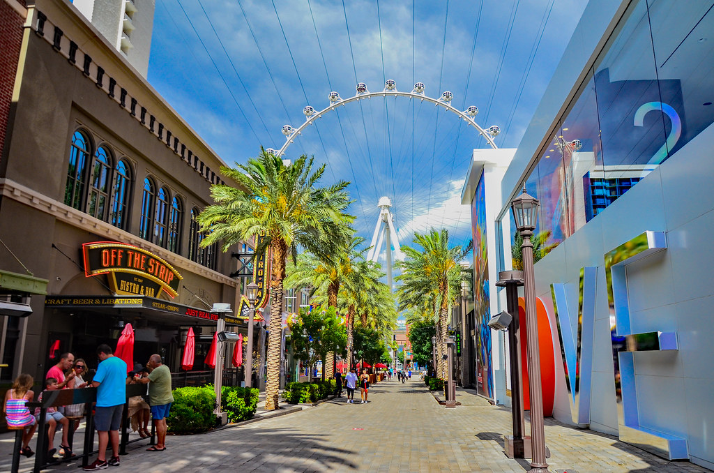 The Linq Promenade The Strip, Las Vegas Photo TDelCoro Ju… Tomás