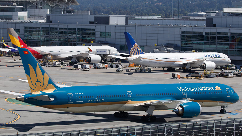Vietnam Airlines (VNA879)) San Francisco International Ai… Flickr