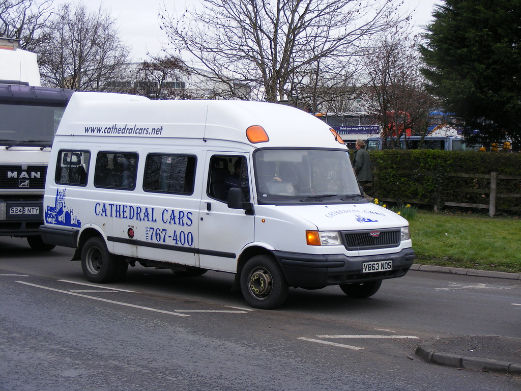 Cathedral Cars, Worcester V863 NDS, LDV Convoy outside Che… Flickr