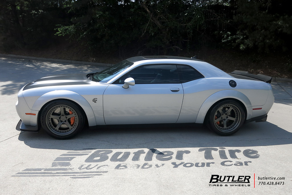 Lowered Dodge Challenger Hellcat Redeye with 20in BC MLE05