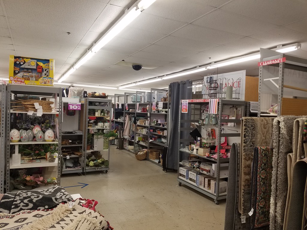 Tuesday Morning Store Closing (Naples, FL) Located in Gulf… Flickr