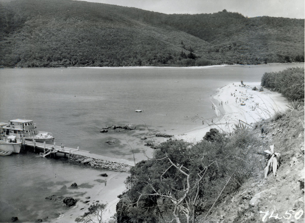 Brampton Island Jetty & Beach Brampton Island is an isla… Flickr
