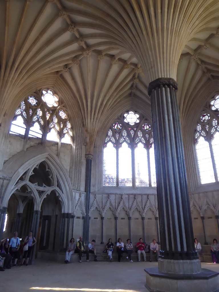 Chapter House, Wells Cathedral The delightful 14th century… Flickr