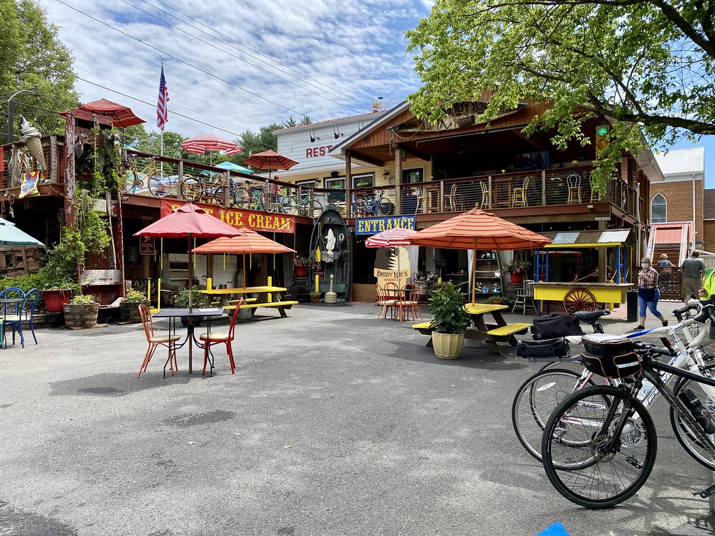 Buddy Lou's in Hancock, MD A popular lunch spot on the Wes… Flickr