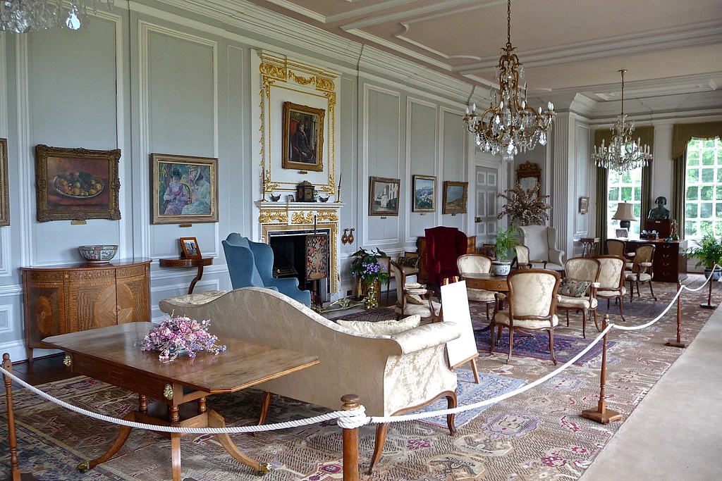 Burton Agnes Hall and Gardens Inside Burton Agnes Hall. Vi… Flickr