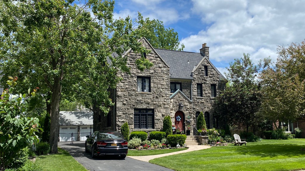 IMG_2558 Deerhurst Park neighborhood, Tonawanda NY bpawlik Flickr