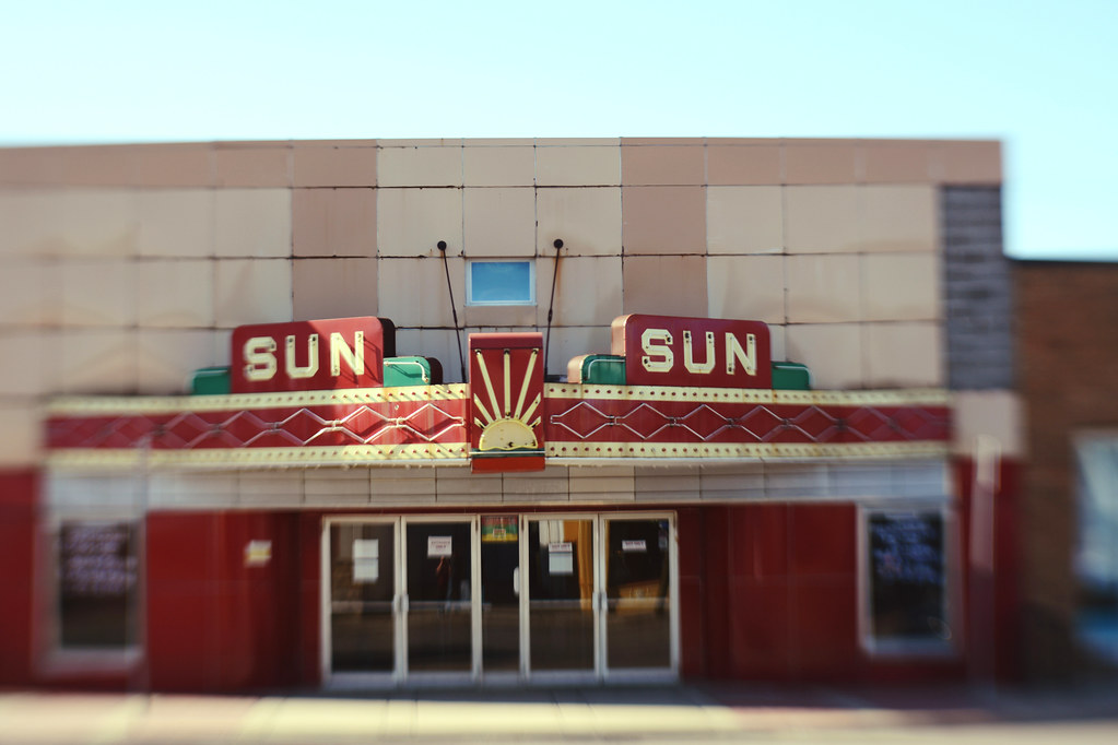 Sun Theatre Lensbaby pris matic Flickr