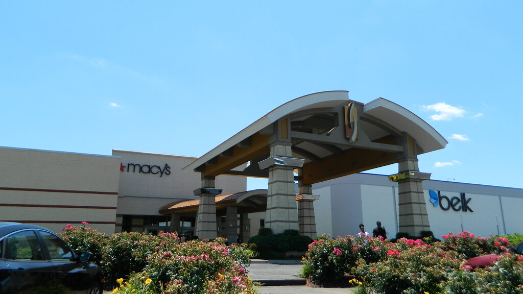 Spotsylvania Towne Centre entrance Spotsylvania Towne Cent… Flickr