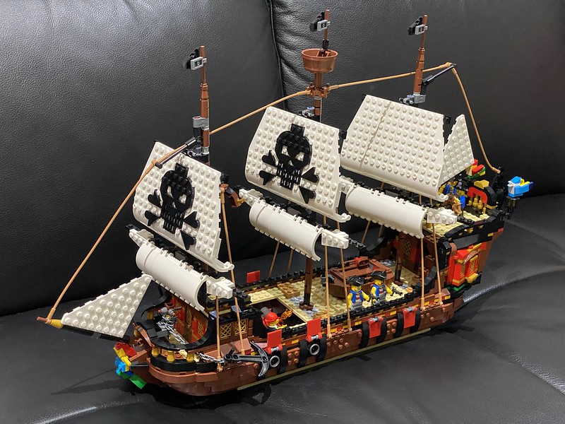 [MOD] 31109 Creator Pirate Ship MOD of Combining 2 Sets Pirate MOCs