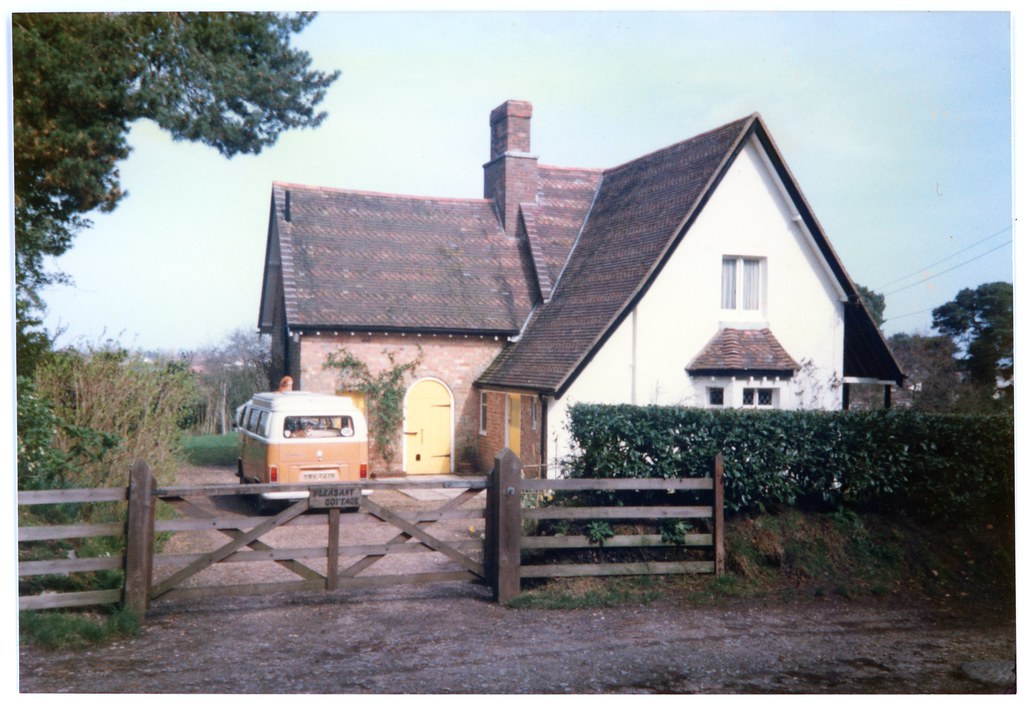 Pleasant Cottage, Wallisdown Road, Talbot Village, Wallisd… Flickr