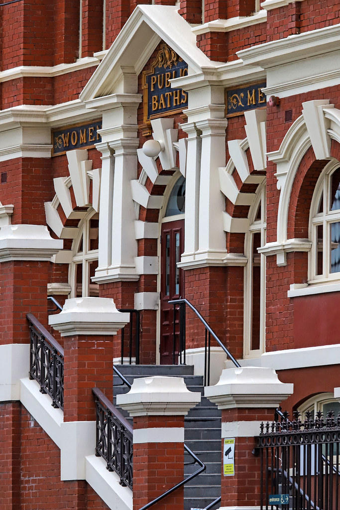 MELBOURNE PUBLIC BATHS, MELBOURNE © 32 Blocks Flickr