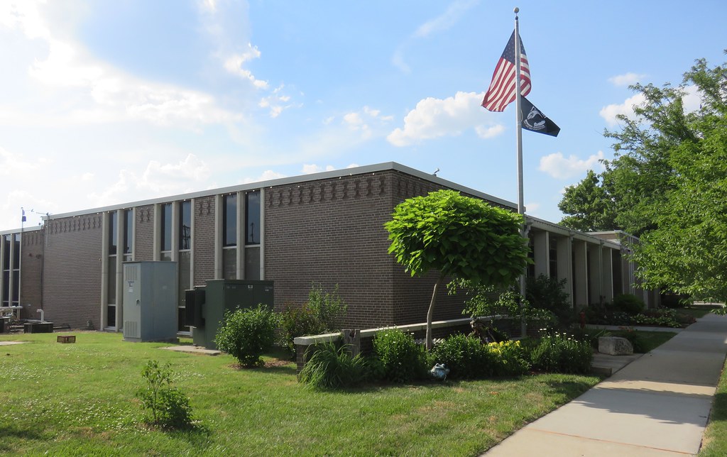 Coffey County Courthouse (Burlington, Kansas) This structu… Flickr