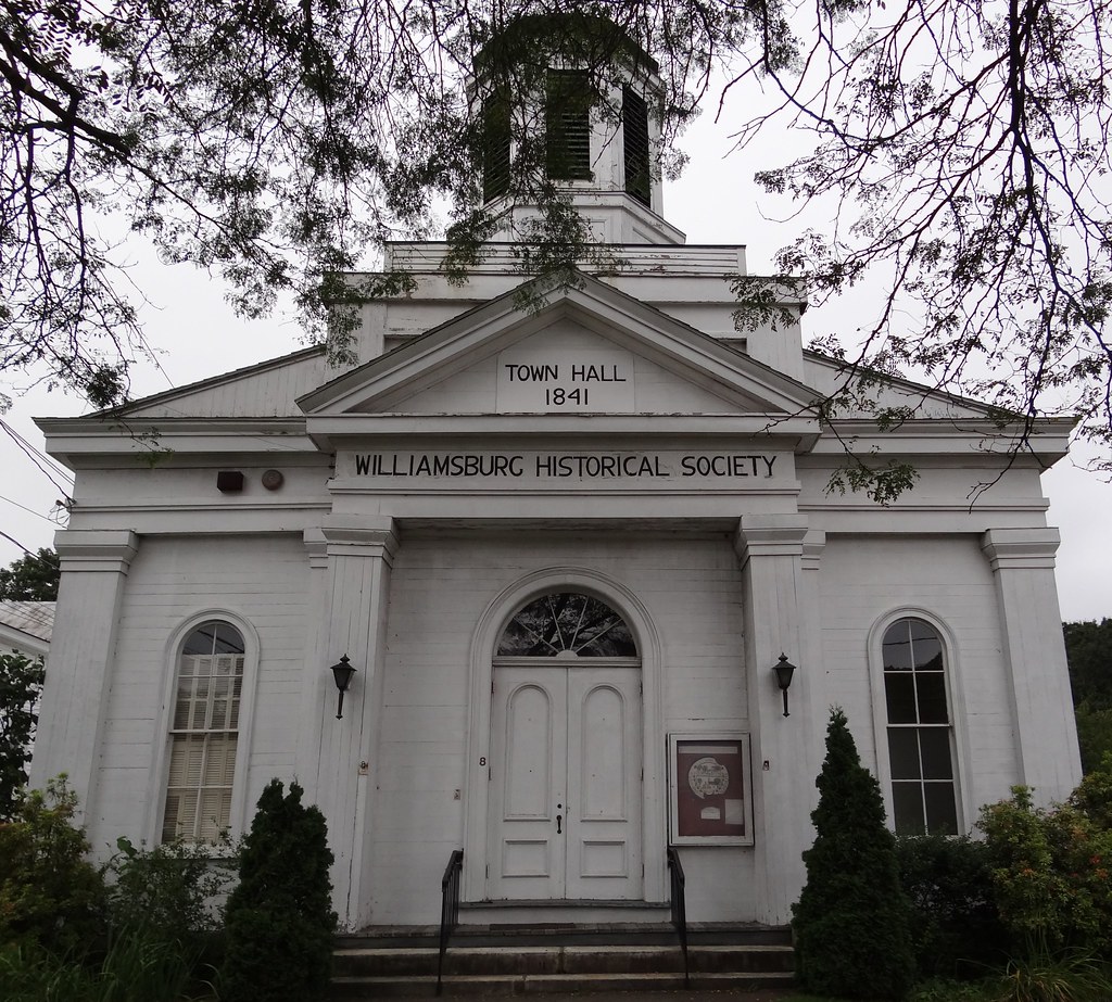 Town Hall Williamsburg, MA2 Seth Gaines Flickr