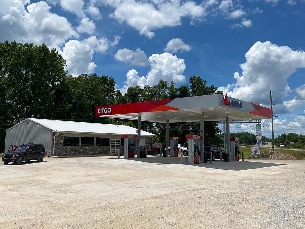 Yogi's Citgo in Spruce Pine, Alabama OEC has finished inst… Flickr