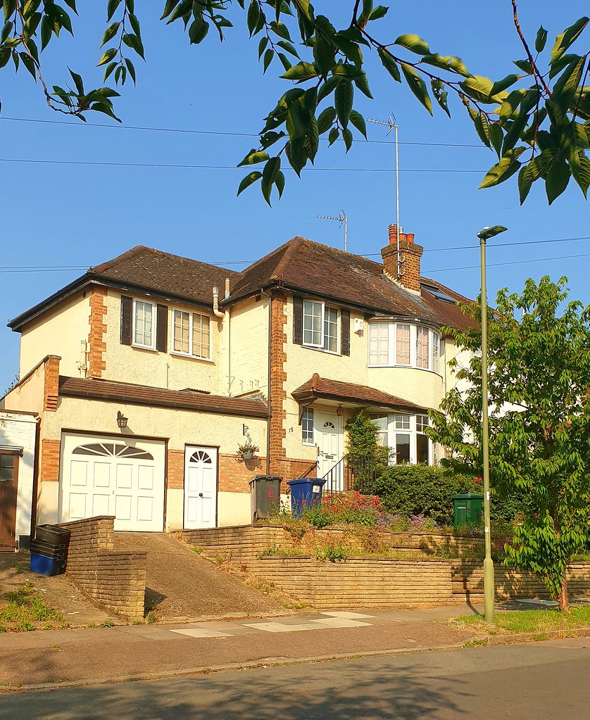 Cedar Avenue, East Architectural style. Mike Lidgley Flickr