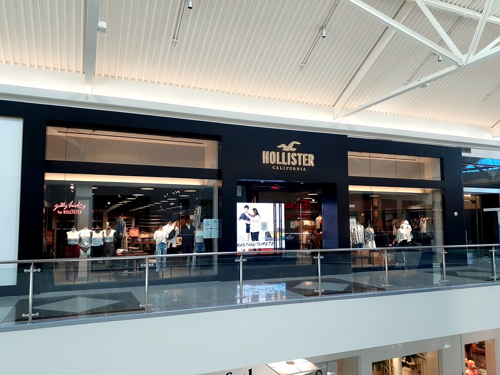 Flickriver Most interesting photos from HollisterCo Stores Global!!!!! pool