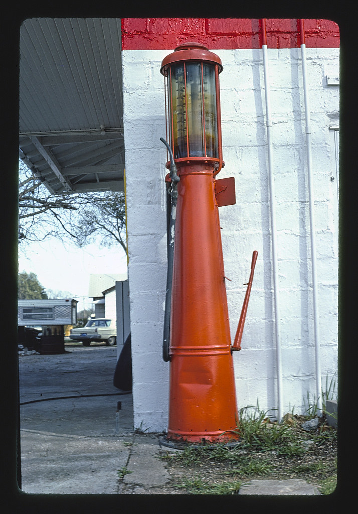 Visible gas pump, Phillips 66, Council Grove, Kansas (LOC)… Flickr