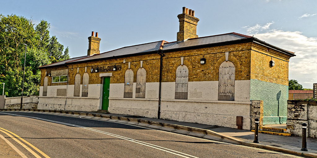 Woodside Station Road The old Woodside Railway Station. … Flickr
