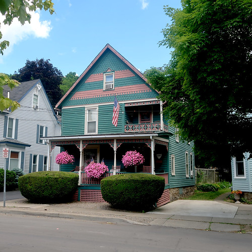 House in Hammondsport, NY A quiet town of less than 1,000 … Flickr