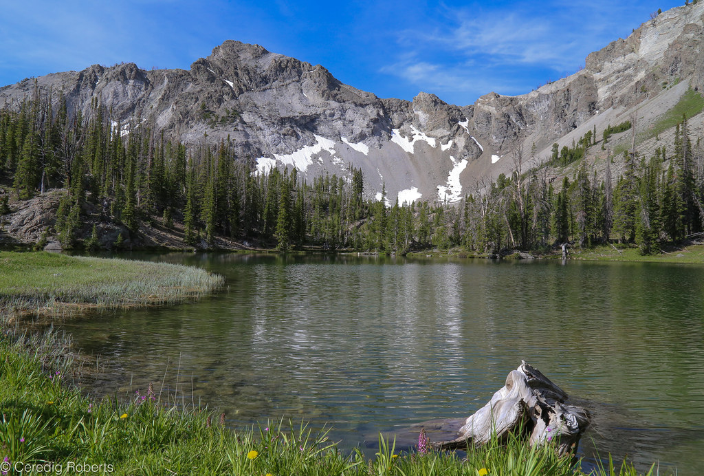 Smoky Lake An alpine lake at 9040 feet elevation in the Sm… Flickr
