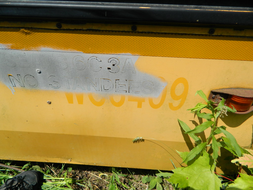 exA&E Transport 152 exxNY (4) Fulton Auto Salvage Fult… Flickr