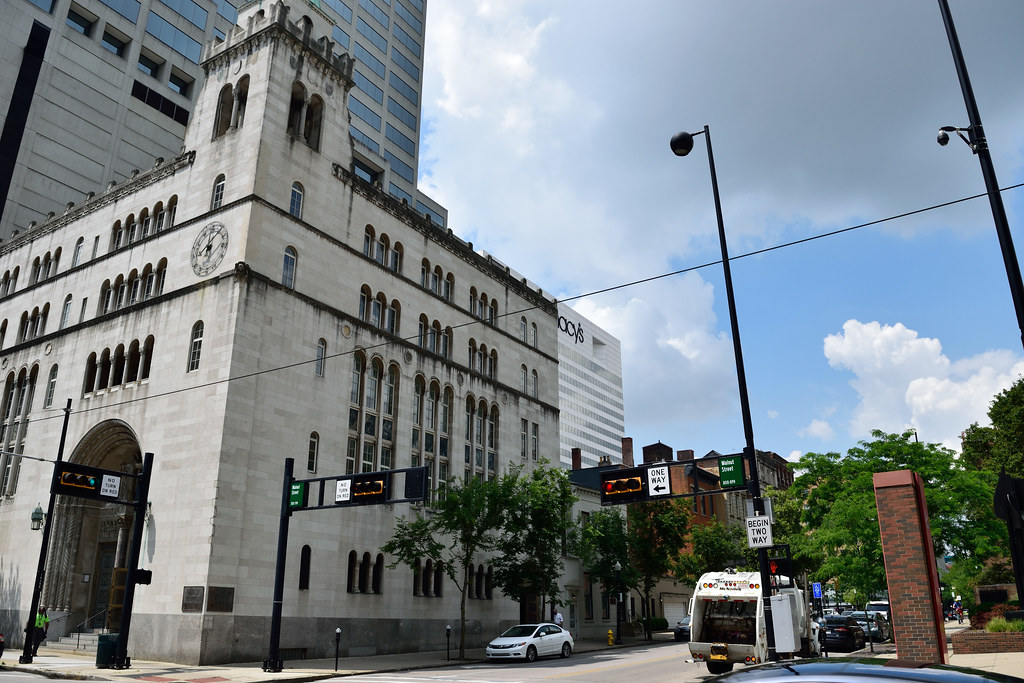 DSC_4308 West 8th Street, Downtown Cincinnati. kennyb2b Flickr